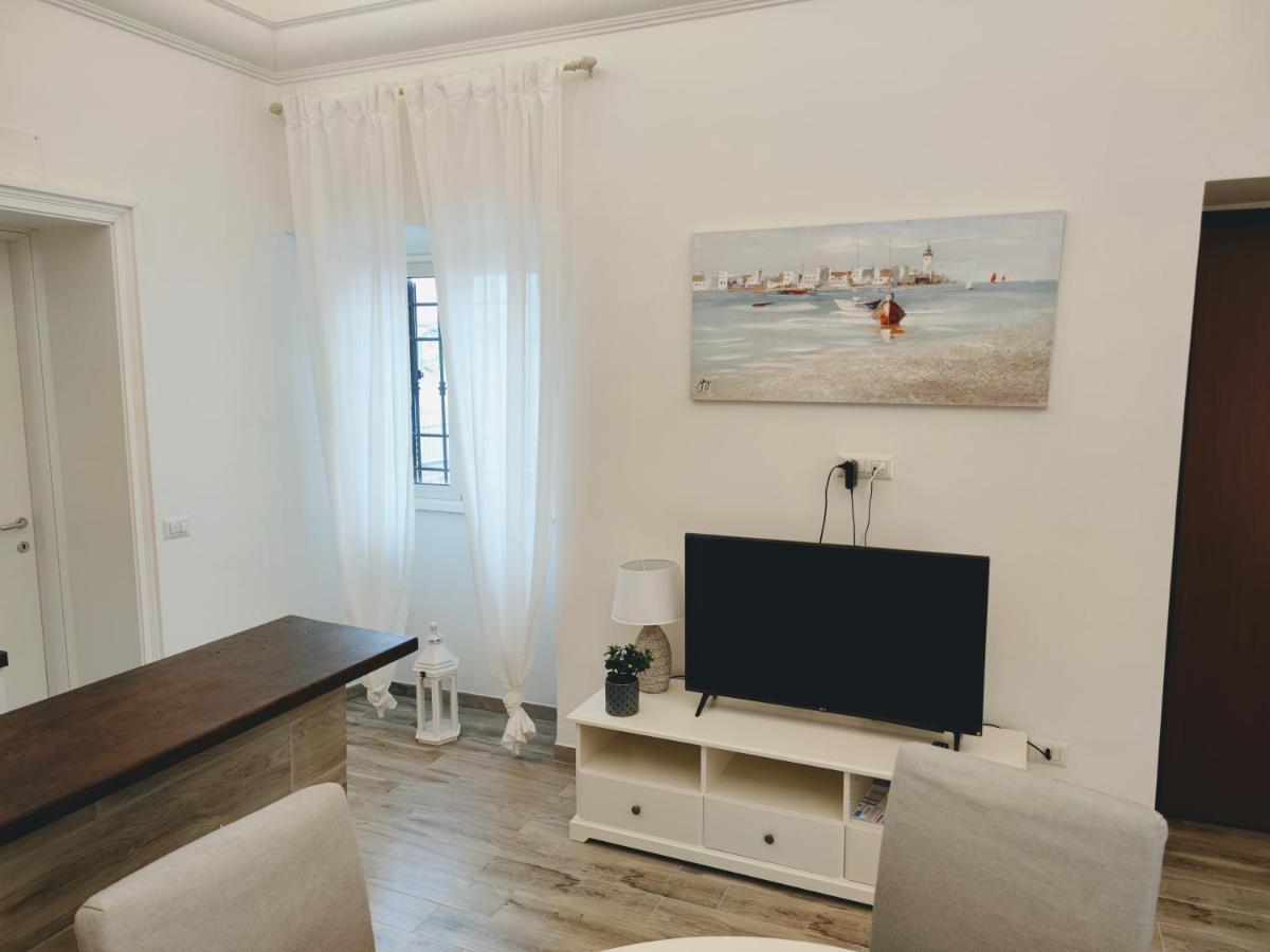 Christy Suite Elegante Appartamento Nel Centro Storico Di Anzio Kültér fotó
