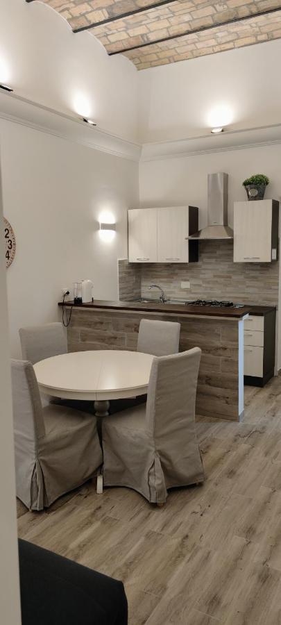 Christy Suite Elegante Appartamento Nel Centro Storico Di Anzio Kültér fotó